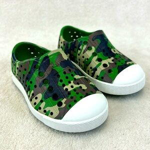 NATIVE Jefferson Green Camo Waterproof Slipon Shoes C4